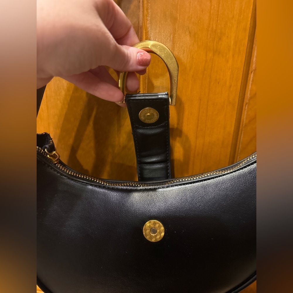 Madison West Women’s Crescent Shaped Saddle Shoulder Bag Black - Picture 6 of 8